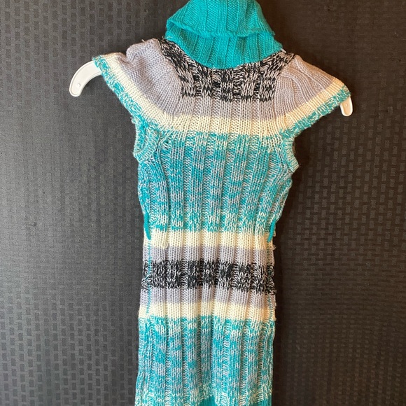 Girls dress - Picture 2 of 2